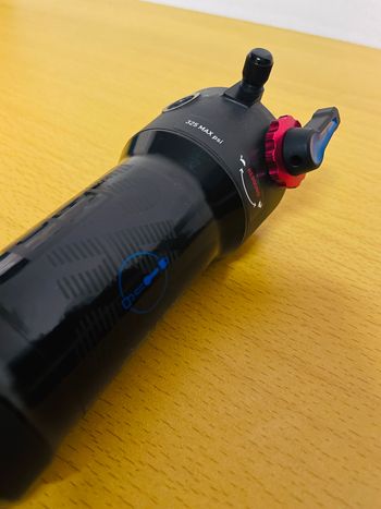Używany RockShox Deluxe RT Trunnion 2023 bike — zdjęcie 2 z 4