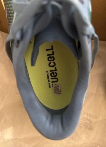 Used New Balance FuelCell Rebel v4 2025 bike — image 2 of 12