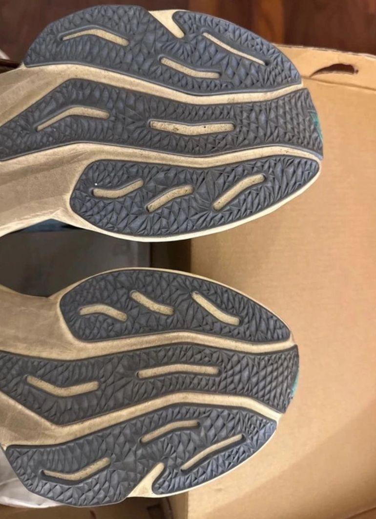 Used New Balance FuelCell Rebel v4 2025 bike — image 11 of 12