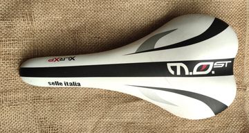 Used Selle Italia Pinarello Most XLR XP Saddle White Black Carbon Fibre Saddles & Seatposts