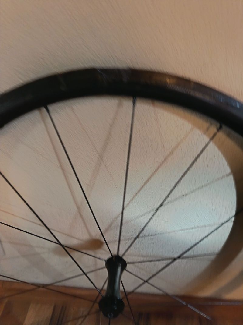 Used Roval clx32 rim bike — image 2 of 5