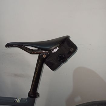 Używany RIDEHAUL Under Seat Bag 0.5L bike — zdjęcie 7 z 8