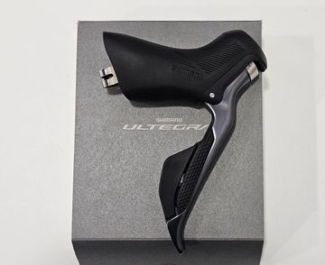 Brugt Shimano Ultegra Di2 12-speed Right Dual Control Lever Drivetrain & Pedals