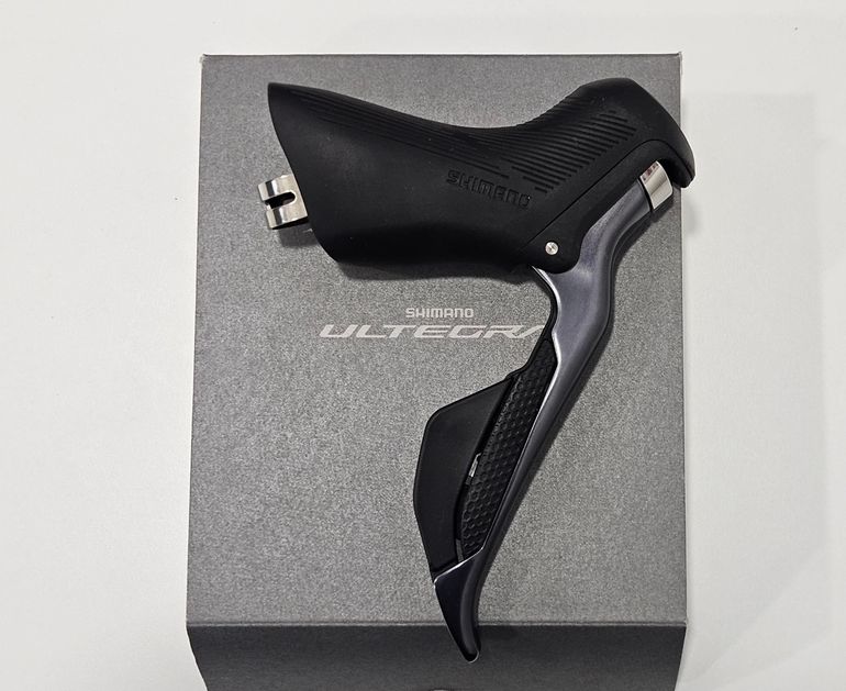 Używany Shimano Ultegra Di2 12-speed Right Dual Control Lever bike — zdjęcie 1 z 4