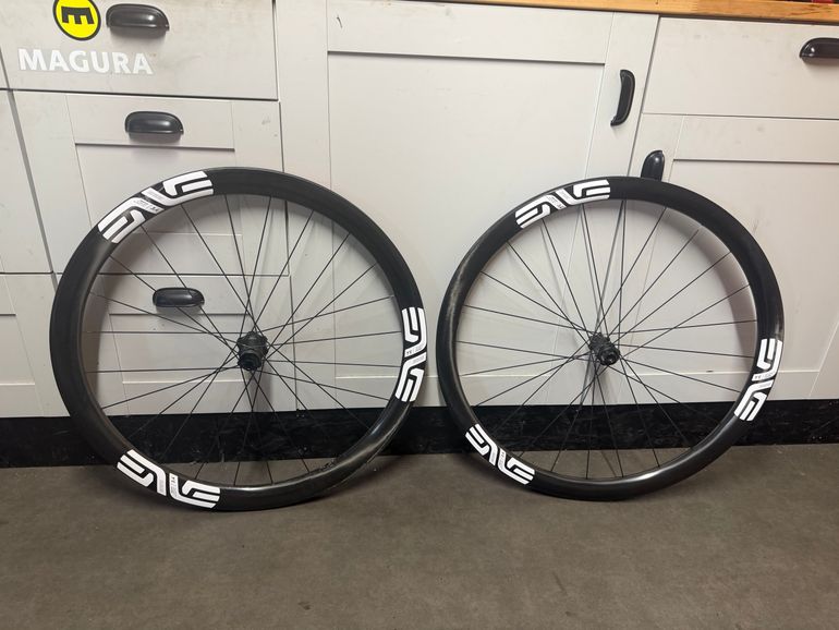 Używany Enve SES 3.4 2025 bike — zdjęcie 1 z 3