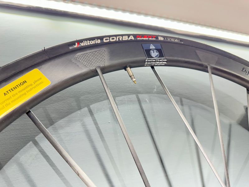 Lightweight Pfadfinder Evo Wheelset 2025 bike usato — immagine 9 di 11