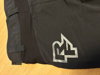 Używany Race Face Shorts Trigger M Pant Hose bike — zdjęcie 2 z 3