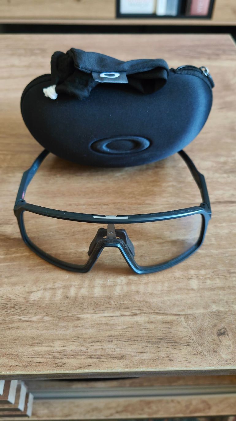 Used Oakley Sutro avec verres photochromiques bike — image 2 of 3