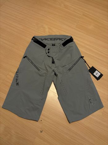 Used Race Face Pant Short Indy Grau M bike