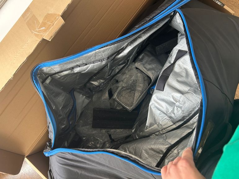 Używany Thule RoundTrip Traveler Bike Travel Case bike — zdjęcie 3 z 5