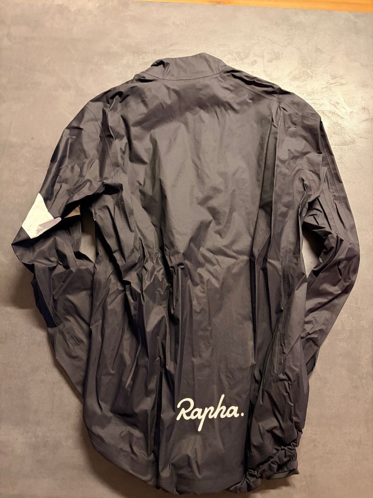 Używany Rapha Core Rain Jacket 2023 bike — zdjęcie 3 z 3