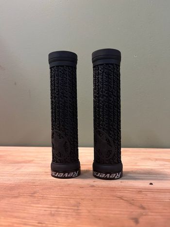 Used Reverse Components stamp Lock-on grips 30mm black bike — image 3 of 9