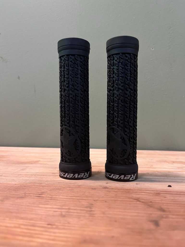 Used Reverse Components stamp Lock-on grips 30mm black bike — image 4 of 9