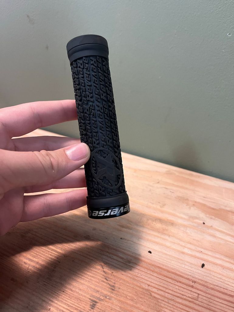 Used Reverse Components stamp Lock-on grips 30mm black bike — image 6 of 9