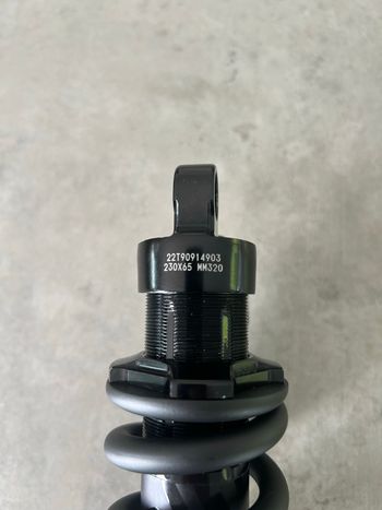 Używany RockShox Super Deluxe Coil Ultimate 230x65mm bike — zdjęcie 3 z 7