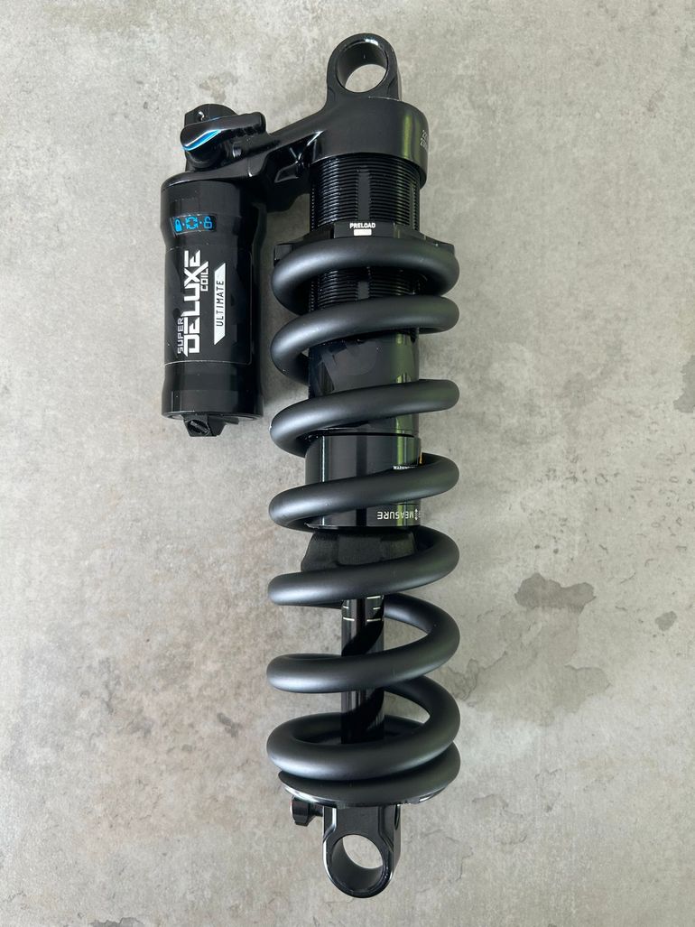 Używany RockShox Super Deluxe Coil Ultimate 230x65mm bike — zdjęcie 1 z 7