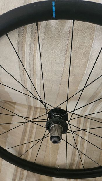 Używany Shimano GRX WH-RX880 C32 Carbon 2025 bike — zdjęcie 3 z 5