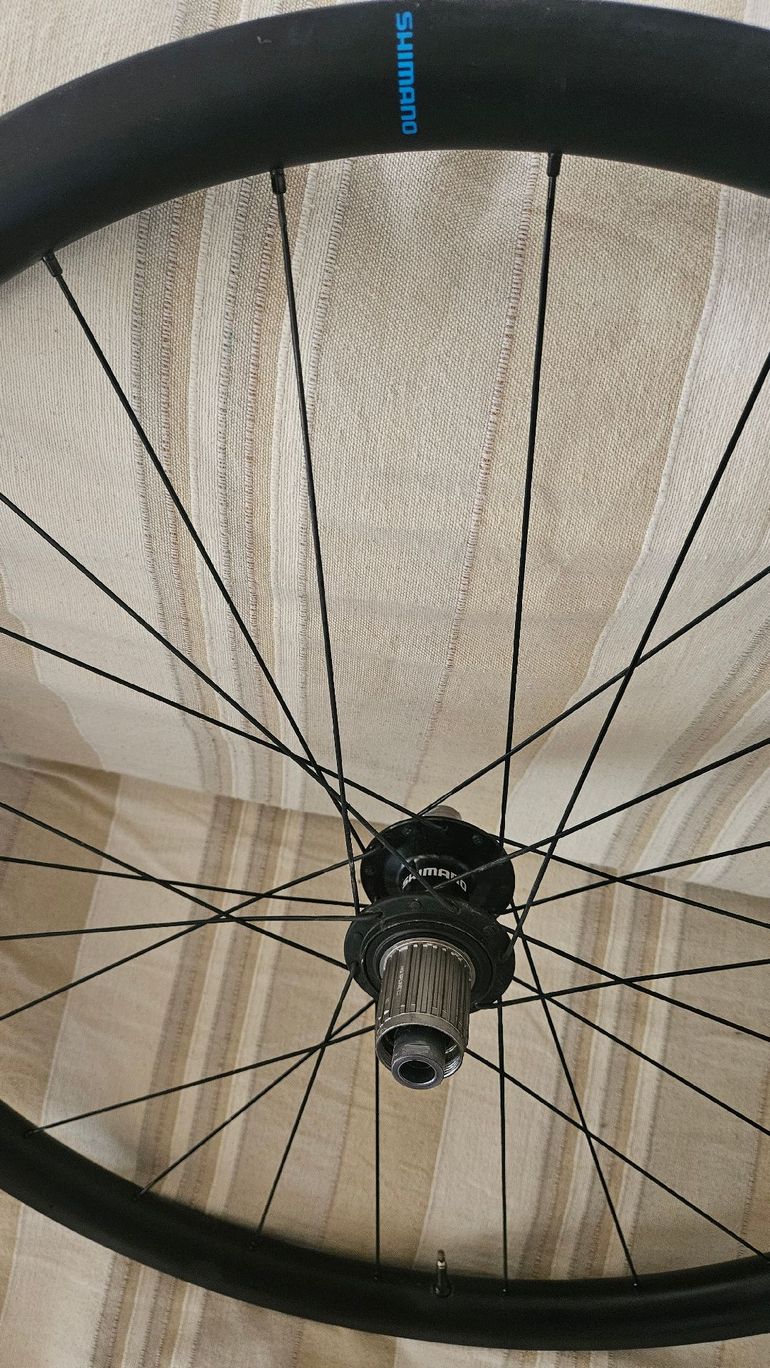 Używany Shimano GRX WH-RX880 C32 Carbon 2025 bike — zdjęcie 3 z 5