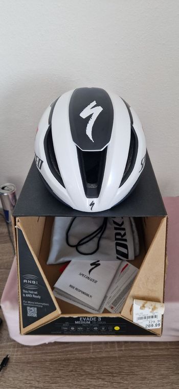 Used Specialized evade 3 2024 bike — image 3 of 8