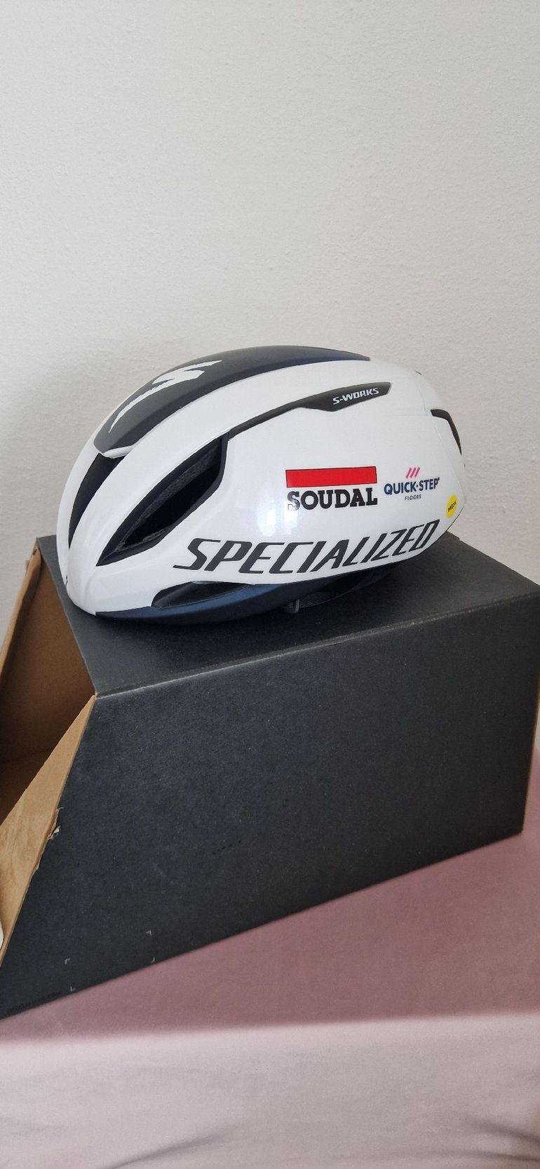 Used Specialized evade 3 2024 bike — image 2 of 8