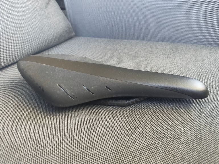 Brugt Fizik Arione R1 Carbon braided Saddle bike — billede 1 af 6
