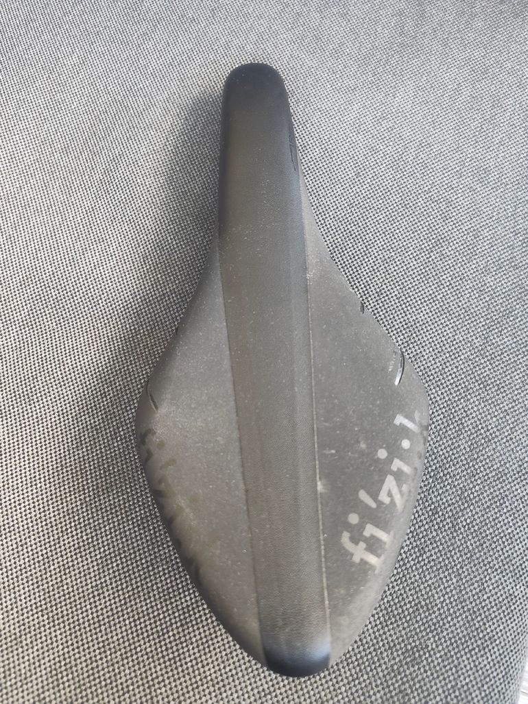 Brugt Fizik Arione R1 Carbon braided Saddle bike — billede 3 af 6