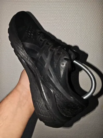 Używany Asics GEL-KAYANO 28 bike — zdjęcie 2 z 4