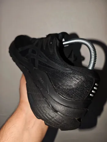 Używany Asics GEL-KAYANO 28 bike — zdjęcie 4 z 4