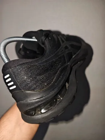 Używany Asics GEL-KAYANO 28 bike — zdjęcie 3 z 4