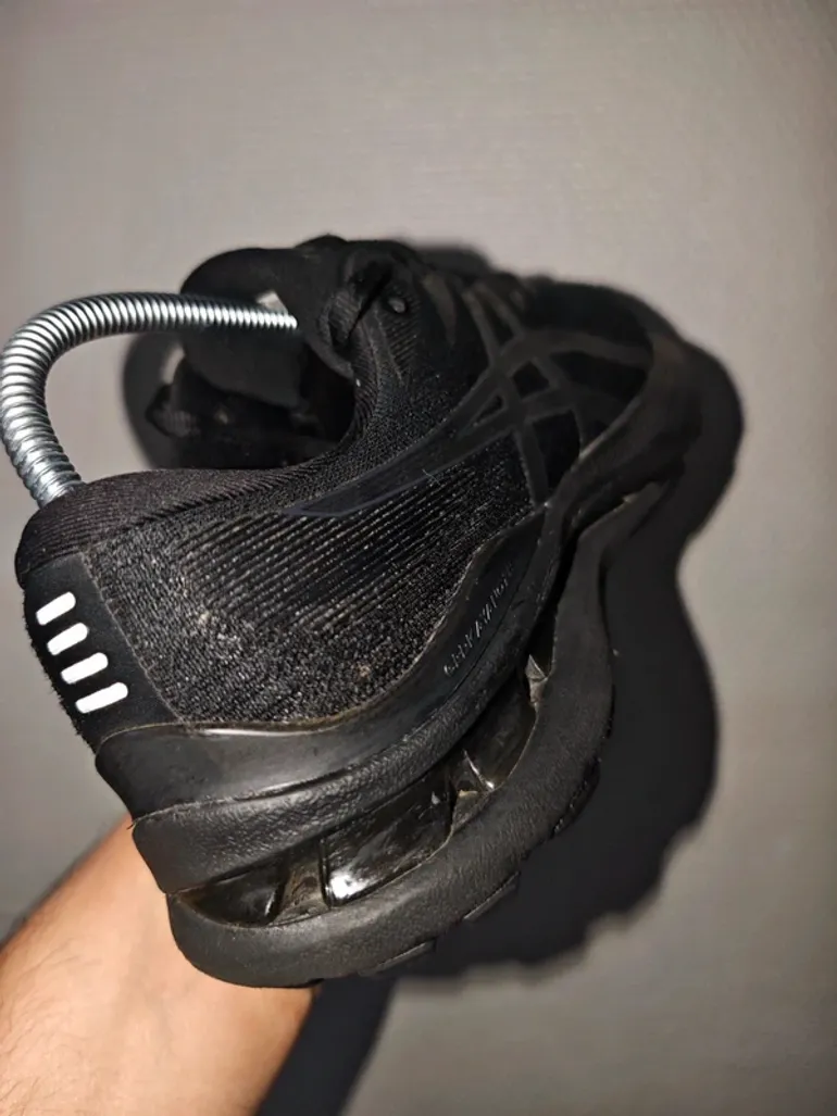 Używany Asics GEL-KAYANO 28 bike — zdjęcie 3 z 4