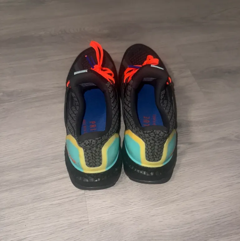 Używany Adidas Ultraboost DNA bike — zdjęcie 2 z 7