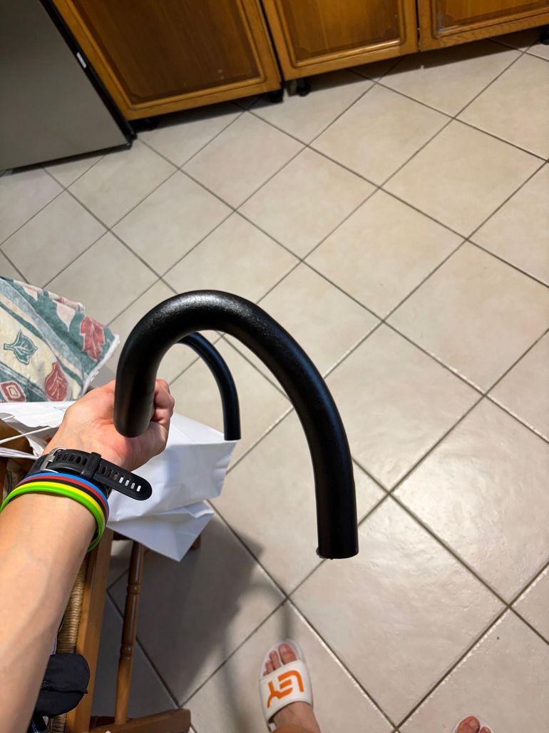 Used Specialized Adventure Gear 118.9mm drop x 70mm reach x 12º flare 2026 bike — image 3 of 4