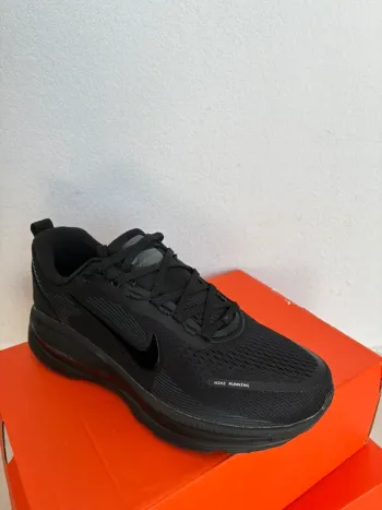 Używany Nike Vomero 18 bike