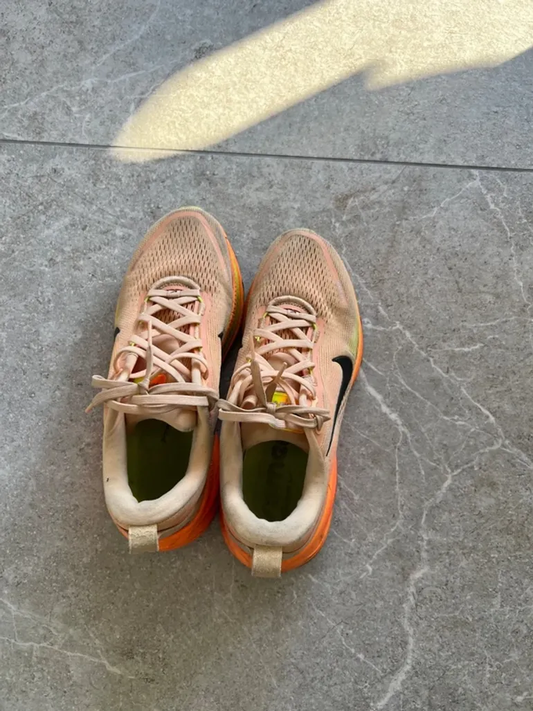 Used Nike Vomero 18 bike — image 3 of 5