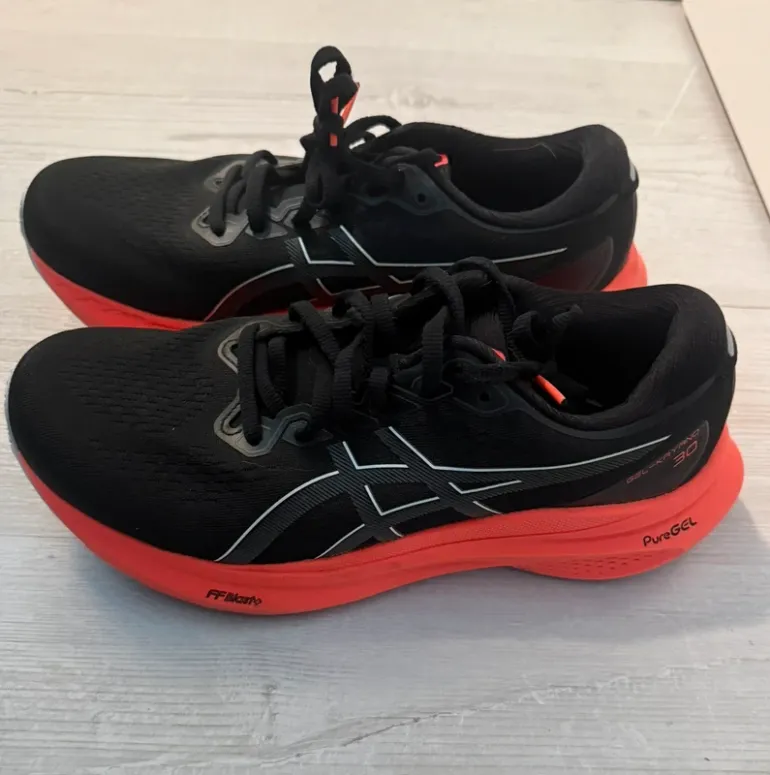 Używany Asics Gel-Kayano 30 bike — zdjęcie 2 z 3