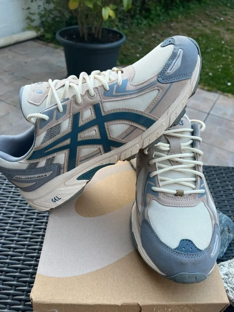 Używany Asics Gel-Venture 6 bike — zdjęcie 1 z 9