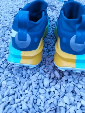 Używany Nike ZoomX Zegama Trail 2 bike — zdjęcie 3 z 15