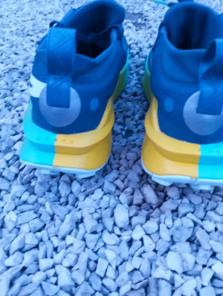 Używany Nike ZoomX Zegama Trail 2 bike — zdjęcie 3 z 15