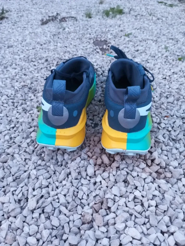 Używany Nike ZoomX Zegama Trail 2 bike — zdjęcie 4 z 15