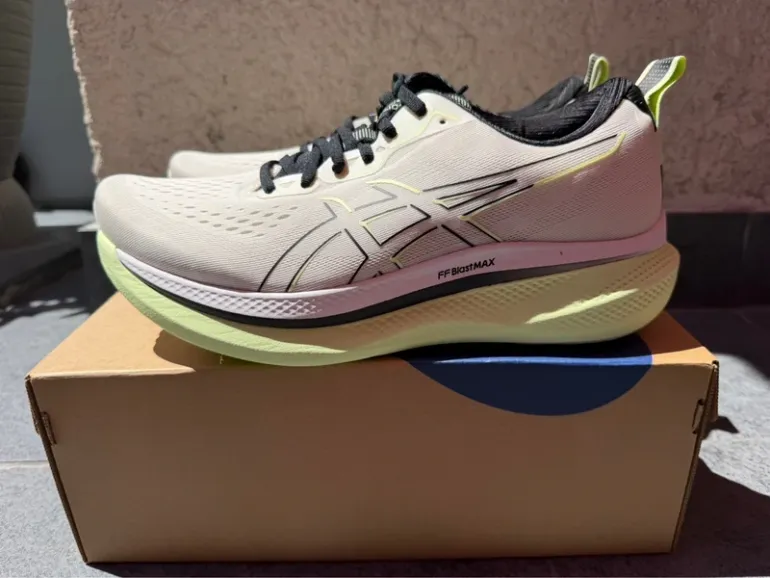 Używany Asics Glideride Max bike — zdjęcie 1 z 7
