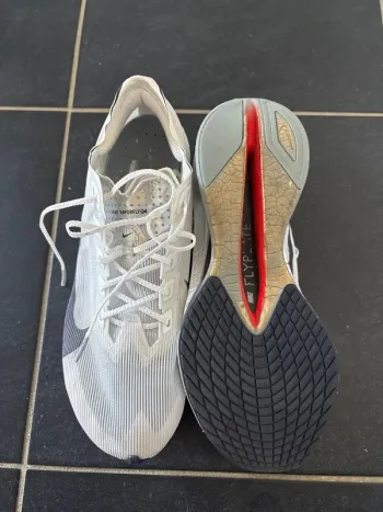 Używany Nike Vaporfly 4 bike — zdjęcie 3 z 7