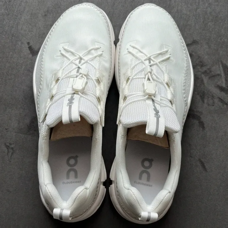 Used White Cloudaway bike — image 9 of 15