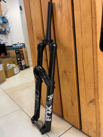 Używany Fox 38 Performance Fork 2025 bike — zdjęcie 2 z 5