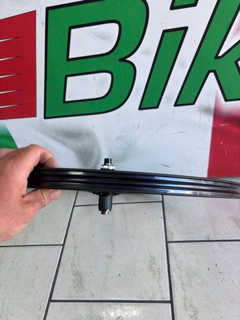 Używany Shimano DURA-ACE C36 Tubeless Wheelset 2025 bike — zdjęcie 5 z 7