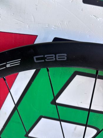 Używany Shimano DURA-ACE C36 Tubeless Wheelset 2025 bike — zdjęcie 3 z 7