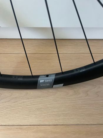 Used Dt Swiss ERC 1600 35mm Carbon Wheelset 2025 bike — image 4 of 8