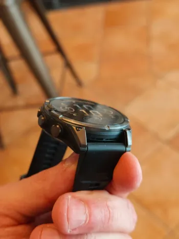 Used Garmin Fenix 8 47mm bike — image 5 of 6