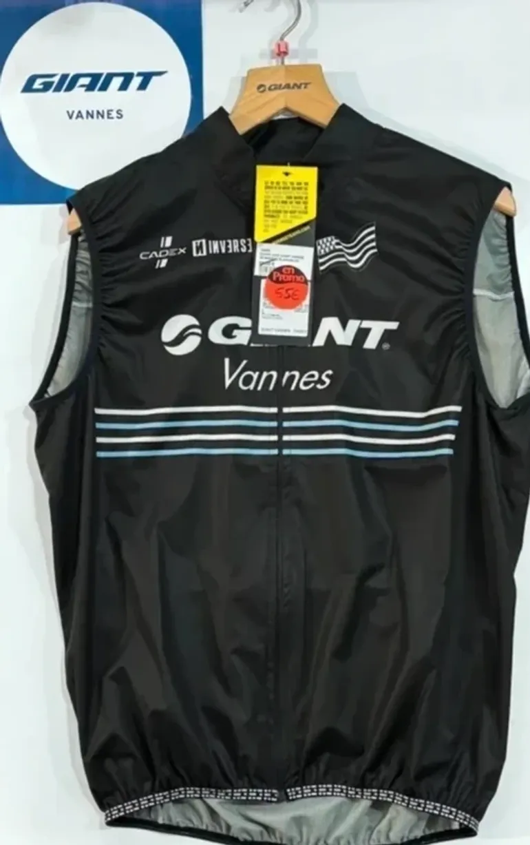 Used Giant Coupe vent bike — image 1 of 2