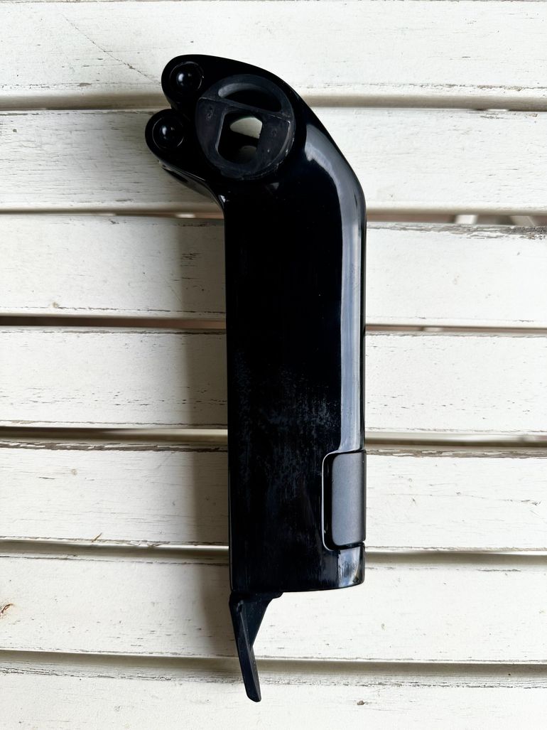 Used Trek Madone SL/SLR Integrated Carbon Seatpost 2019 bike — image 2 of 5