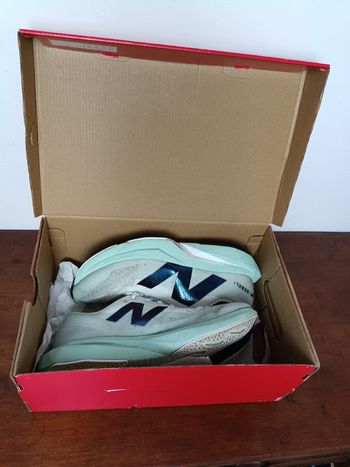 Used New Balance Fuelcell Rebel v4 bike — image 2 of 9